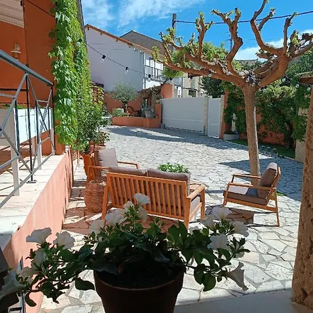 Gasthuis Aux Berges Du Canal